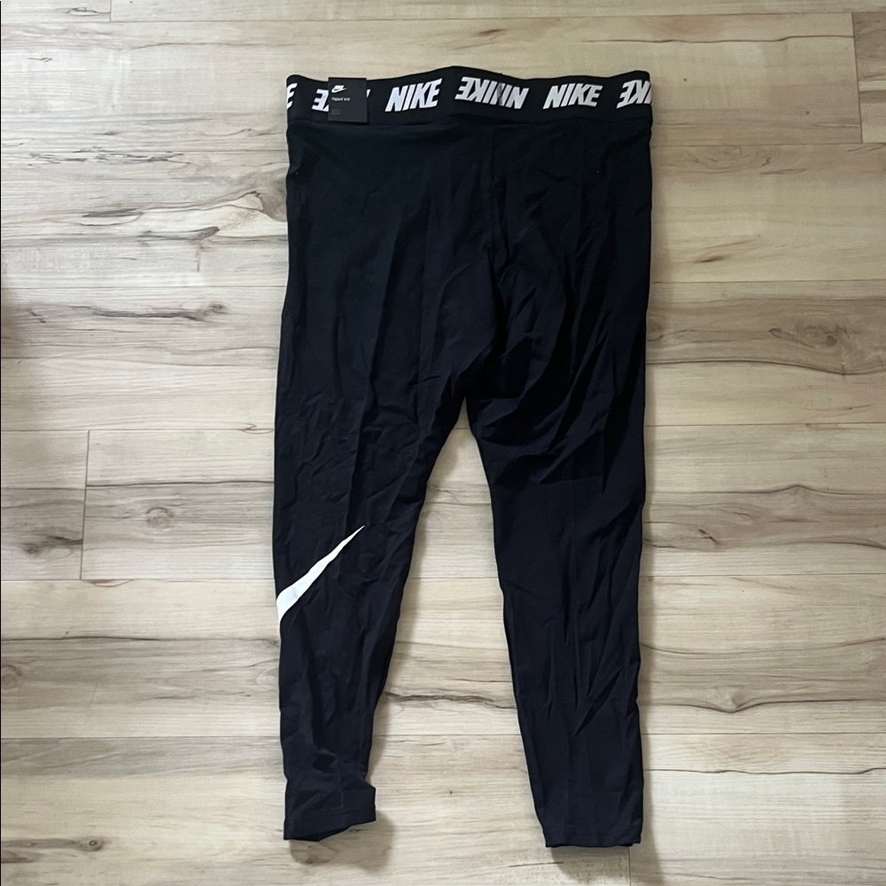 Nike women’s Black and White Leggings